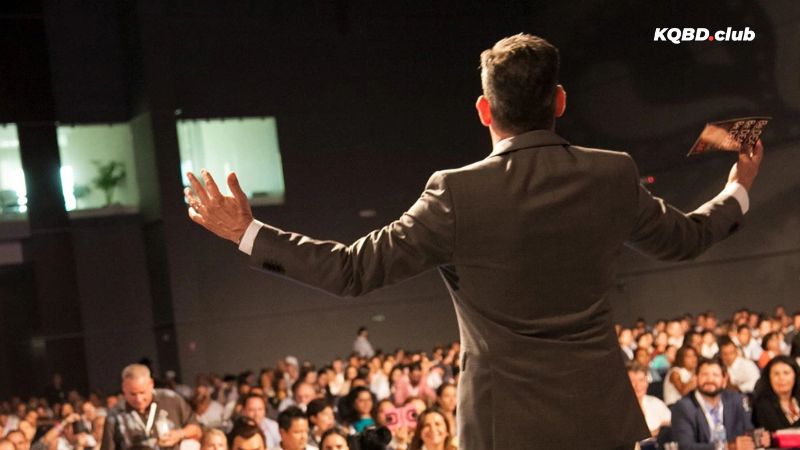 Đứng sau thành công của trang kênh là đội ngũ biên tập hùng hậu